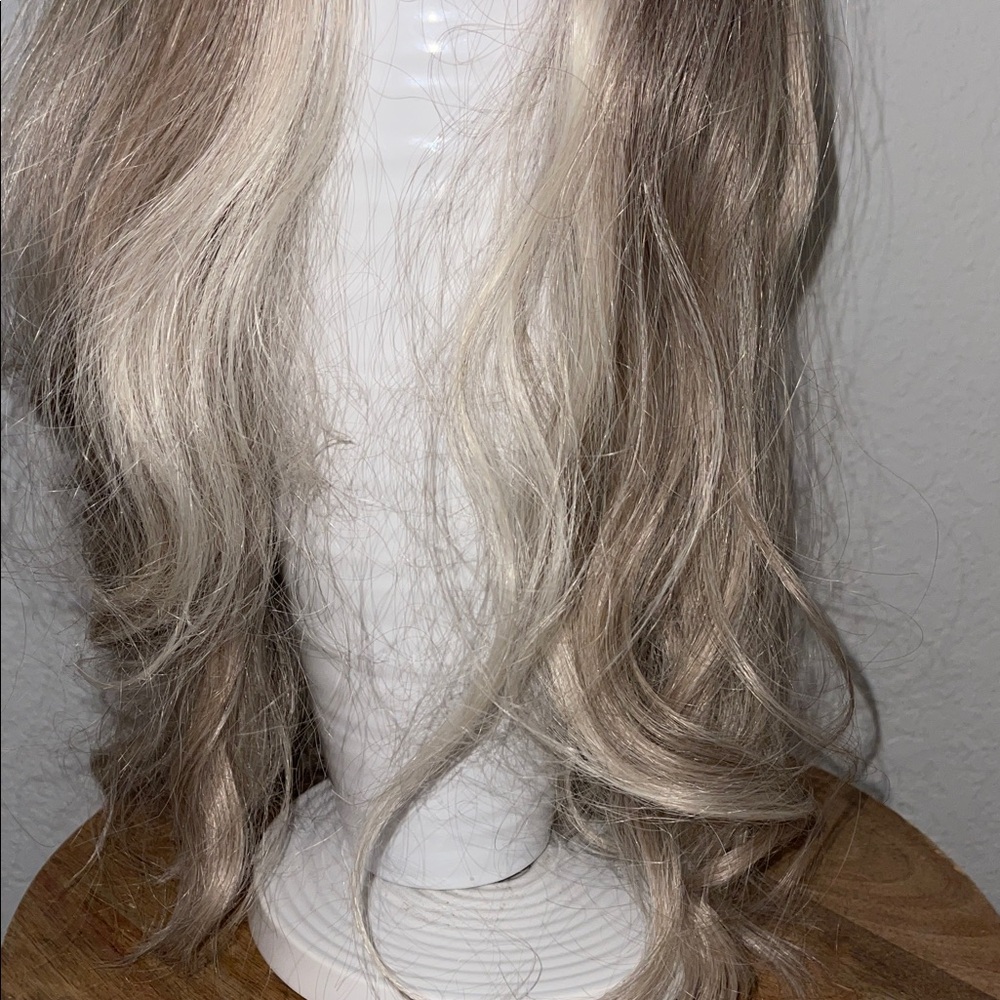 Glam Wavy Lace Wig – 22” Blonde Blend with Dark Roots, Soft & Natural # Q - Picture 10 of 15